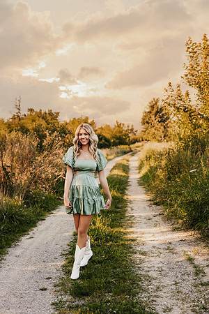 leah C senior_-7