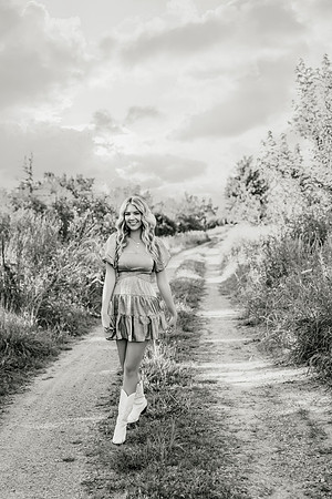 leah C senior_-8