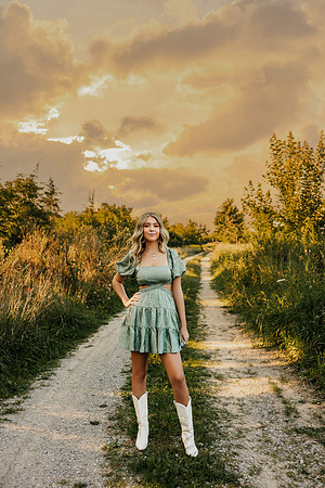 leah C senior_-13