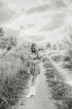 leah C senior_-16
